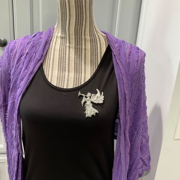 Maurice Milleur Fine Pewter Angel Blowing Trumpet Pin - Picture 4 of 5